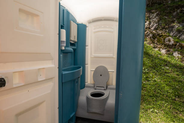 Best Porta potty rental near me  in Perris, CA